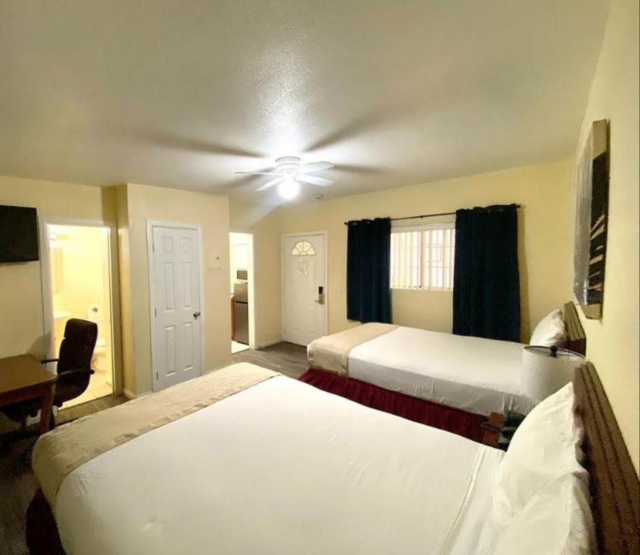 Europa Inn & Suites Desert Hot Springs Buitenkant foto