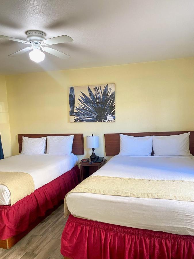 Europa Inn & Suites Desert Hot Springs Buitenkant foto