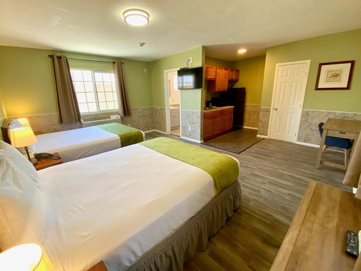 Europa Inn & Suites Desert Hot Springs Buitenkant foto