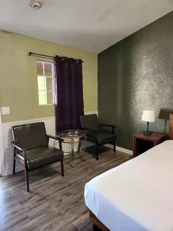 Europa Inn & Suites Desert Hot Springs Buitenkant foto