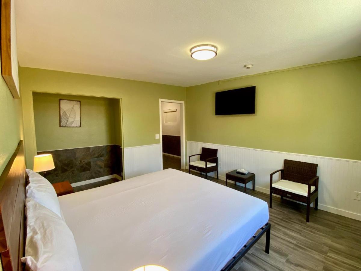 Europa Inn & Suites Desert Hot Springs Buitenkant foto