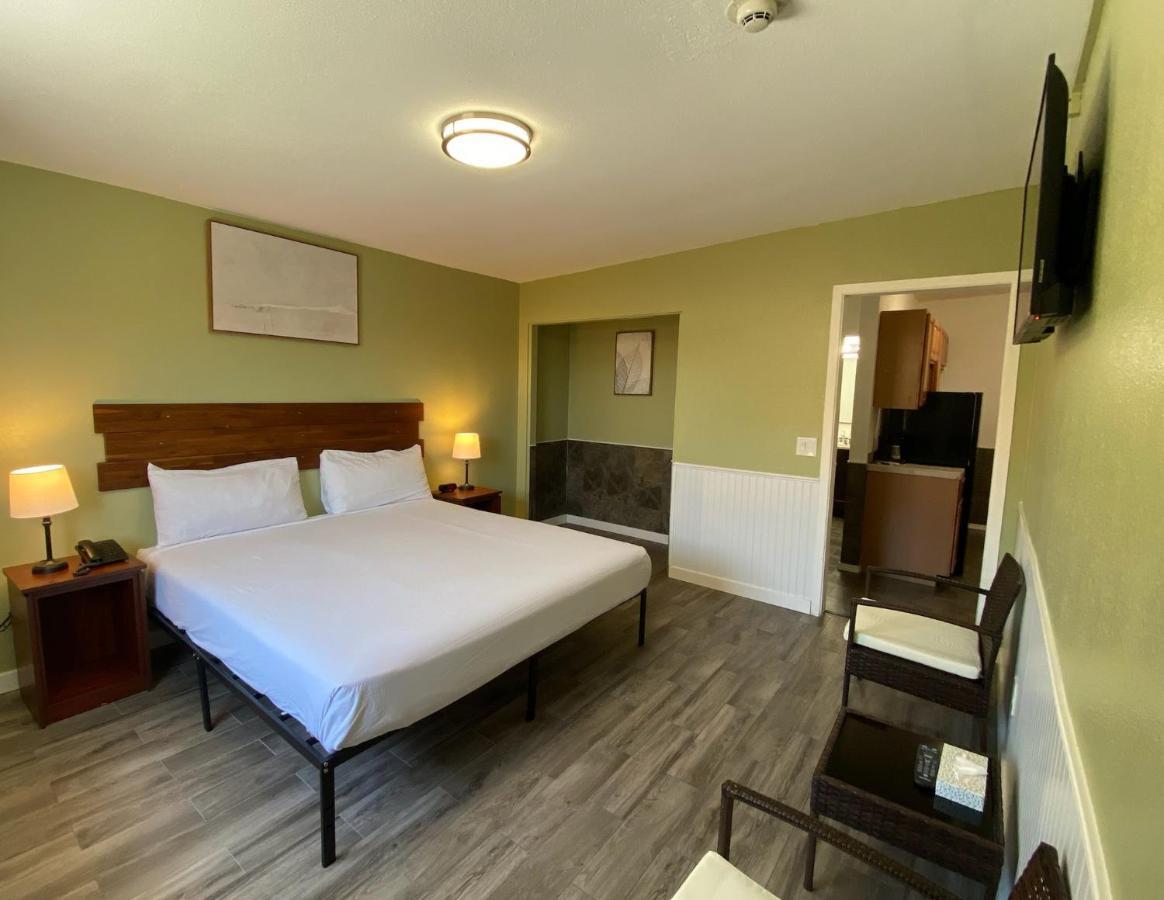 Europa Inn & Suites Desert Hot Springs Buitenkant foto
